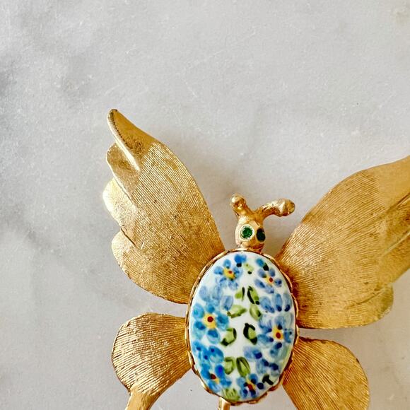 Vintage Gold Tone Butterfly Brooch with Floral Porcelain & Green Rhinestone Eyes - Picture 3 of 8